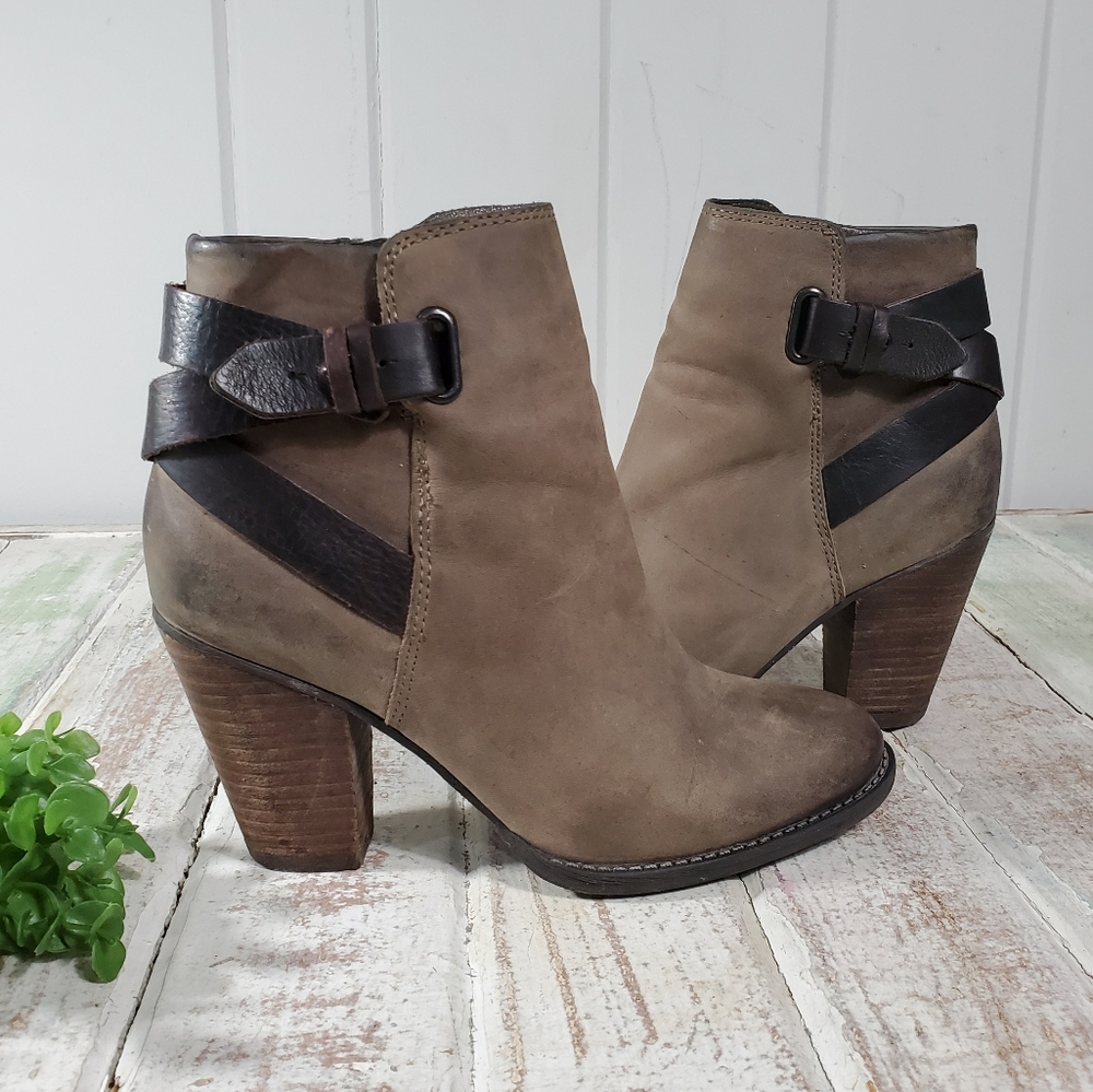 Aldo Ankle Heel Gray Boots Size